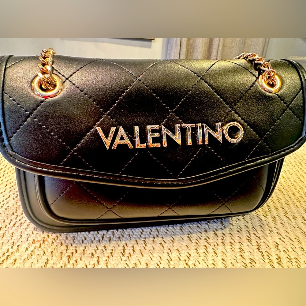 Black leather Mario Valentino hand bag